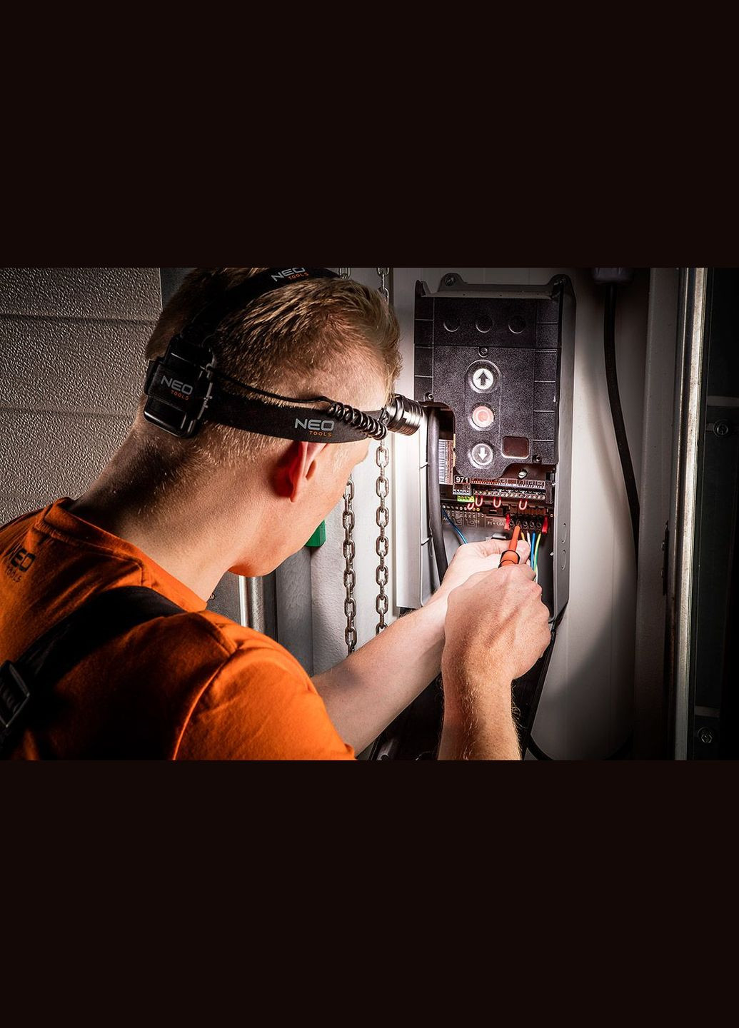 Ліхтар налобний на батарейках, AAAх3, 400лм, 5Вт, 3 функції освітлення, зум Neo Tools (315502463)