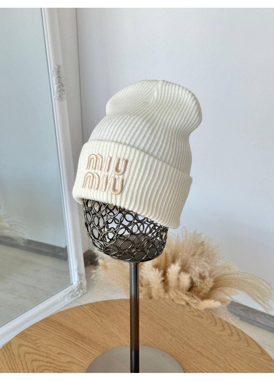 Женская шапка с невысокой лопаткой универсального размера. Теплая и стильная шапка с двойным отворотом Молочный No Brand (370604897)