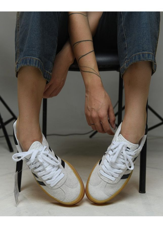 Женские кроссовки gazelle white adidas бежевые демисезоны (365244382)