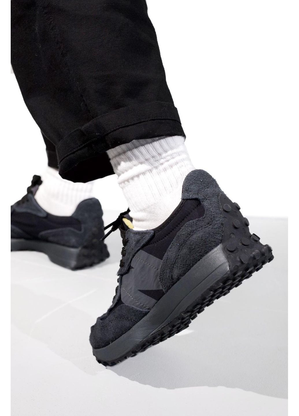 КРОСІВКИ ЖІНОЧІ NEW BALANCE 327 TRIPLE BLACK НЬЮ БЕЛАНС 327 No Brand чорні демісезони (368862358)