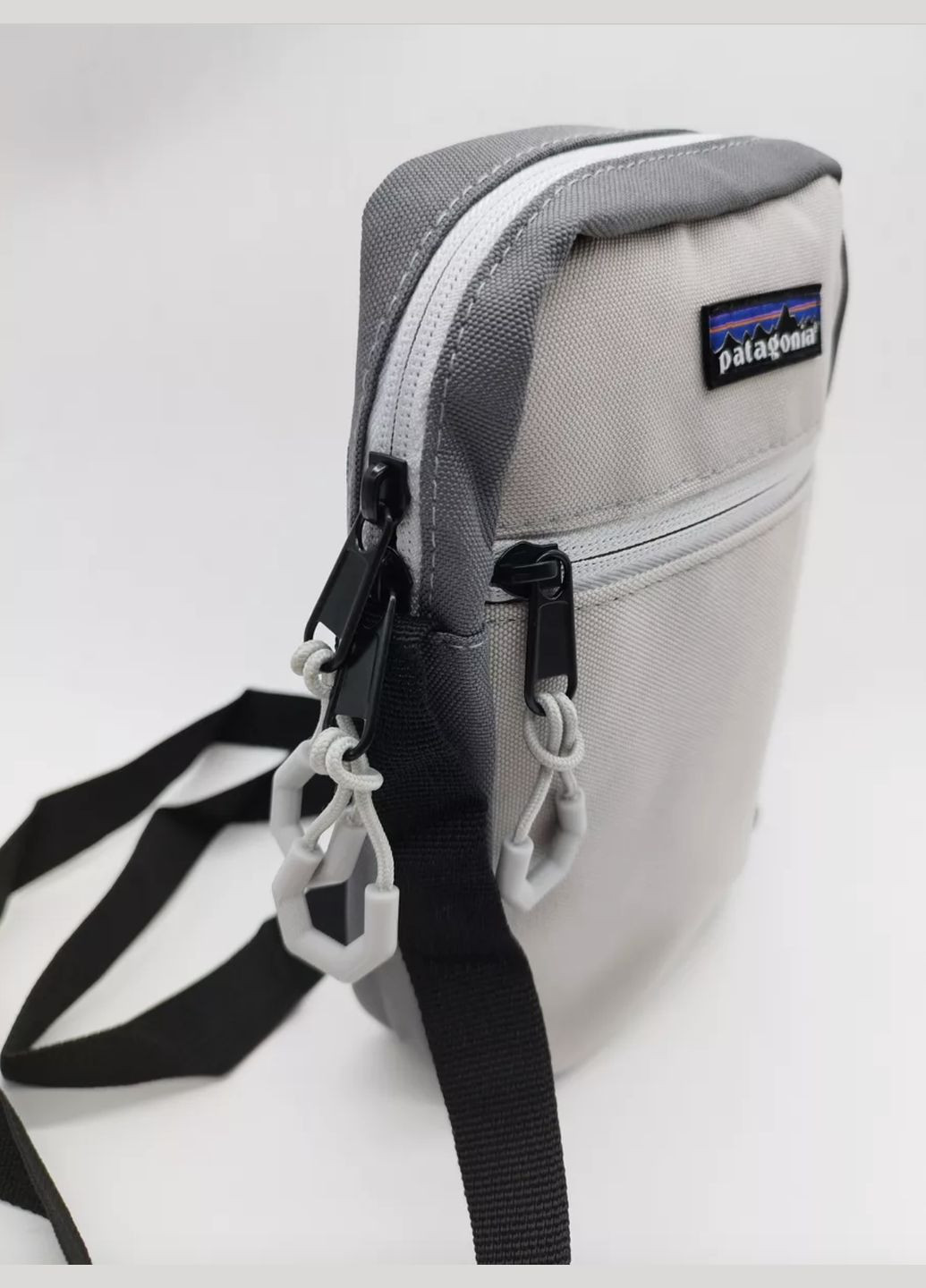 Сумка через плече унісекс світло-сірого кольору. No Brand Мессенджер (322768093)