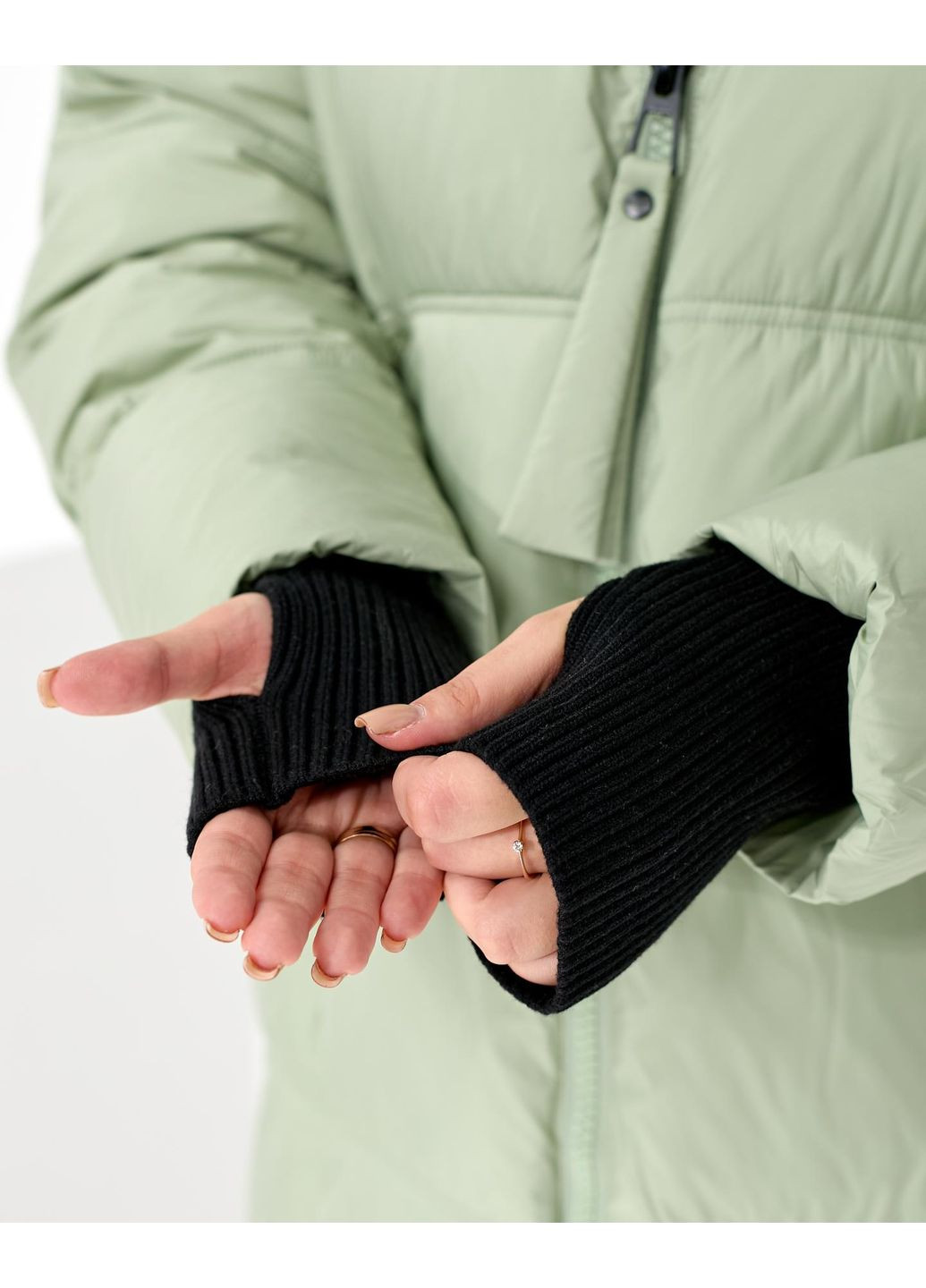 Комбинированная демисезонная шоколадная коричневая куртка на зиму KHAN