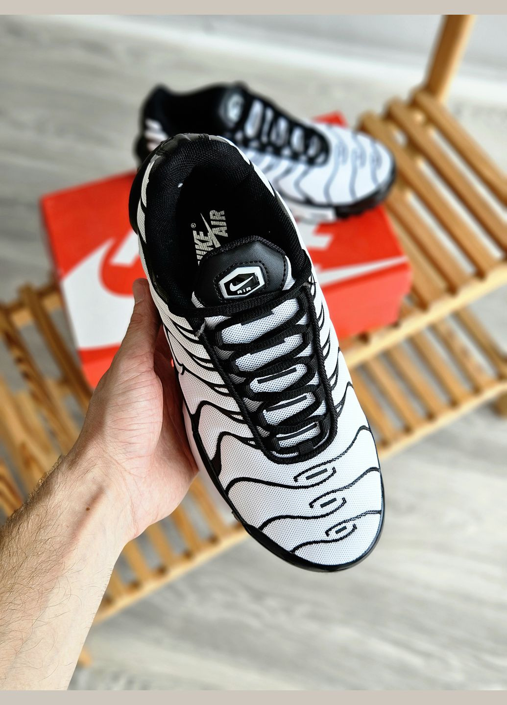 Черно-белые демисезонные кроссовки мужские и женские nike air max tn plus white \ найк аир макс тн плюс белые No Brand
