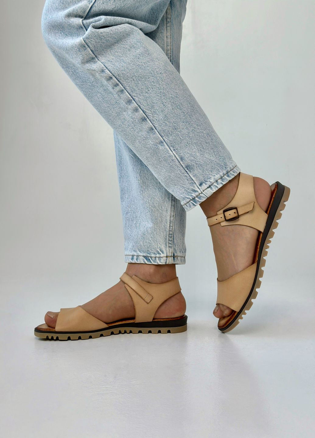 Светло-бежевые босоножки женские кожаные Aspena