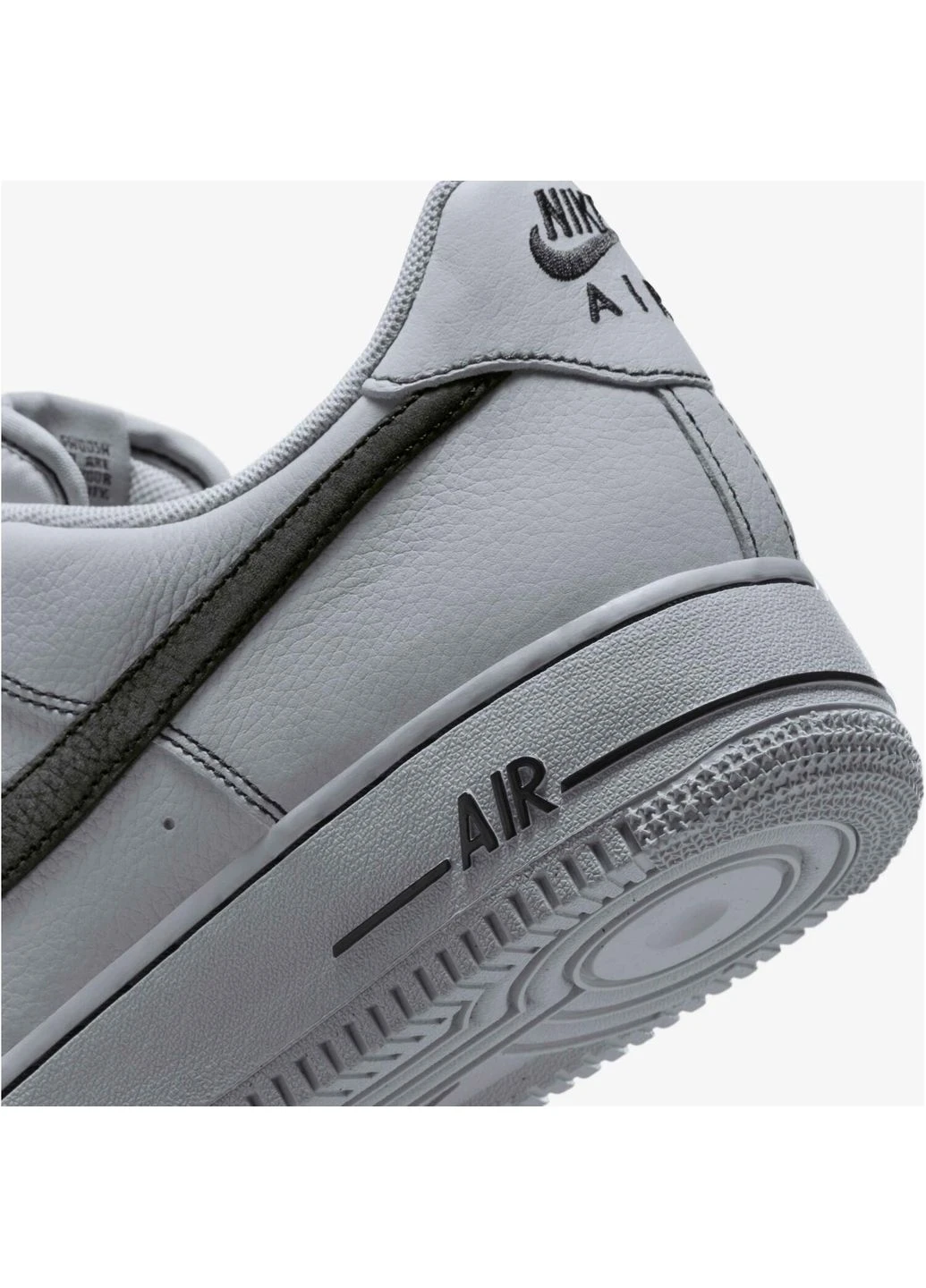 Серые кроссовки серо-черные hq2037-004 Nike AIR FORCE 1 '07 LV8