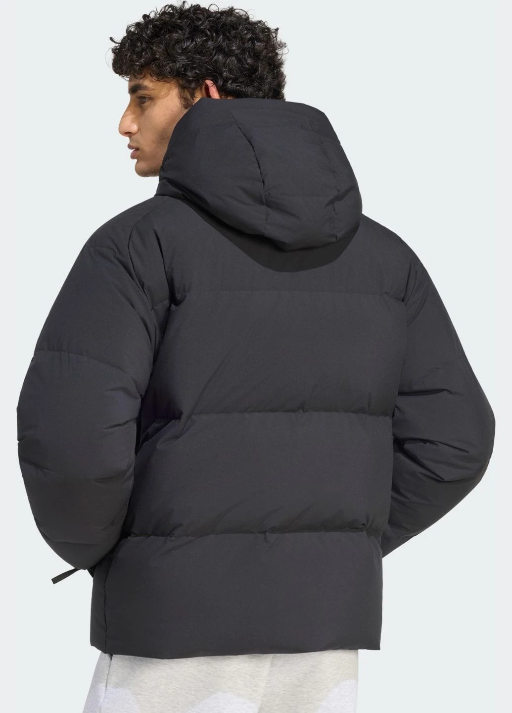 Чорна демісезонна пуховик helionic down puffer hooded adidas