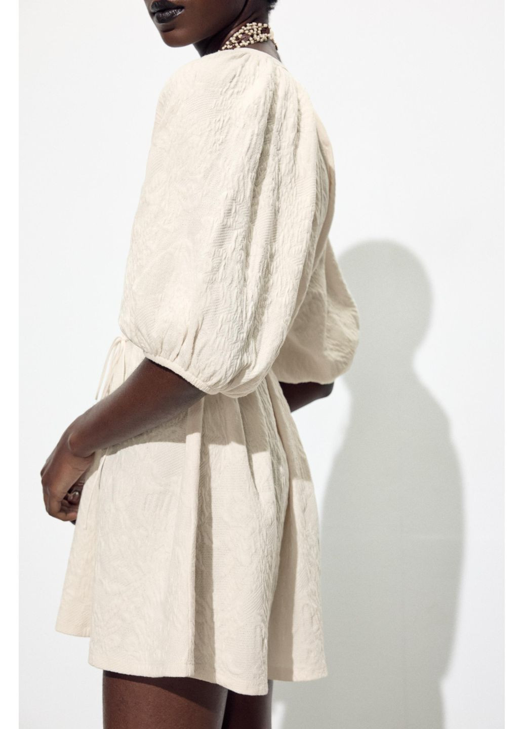 Білий фактурна сукня з паском Zara