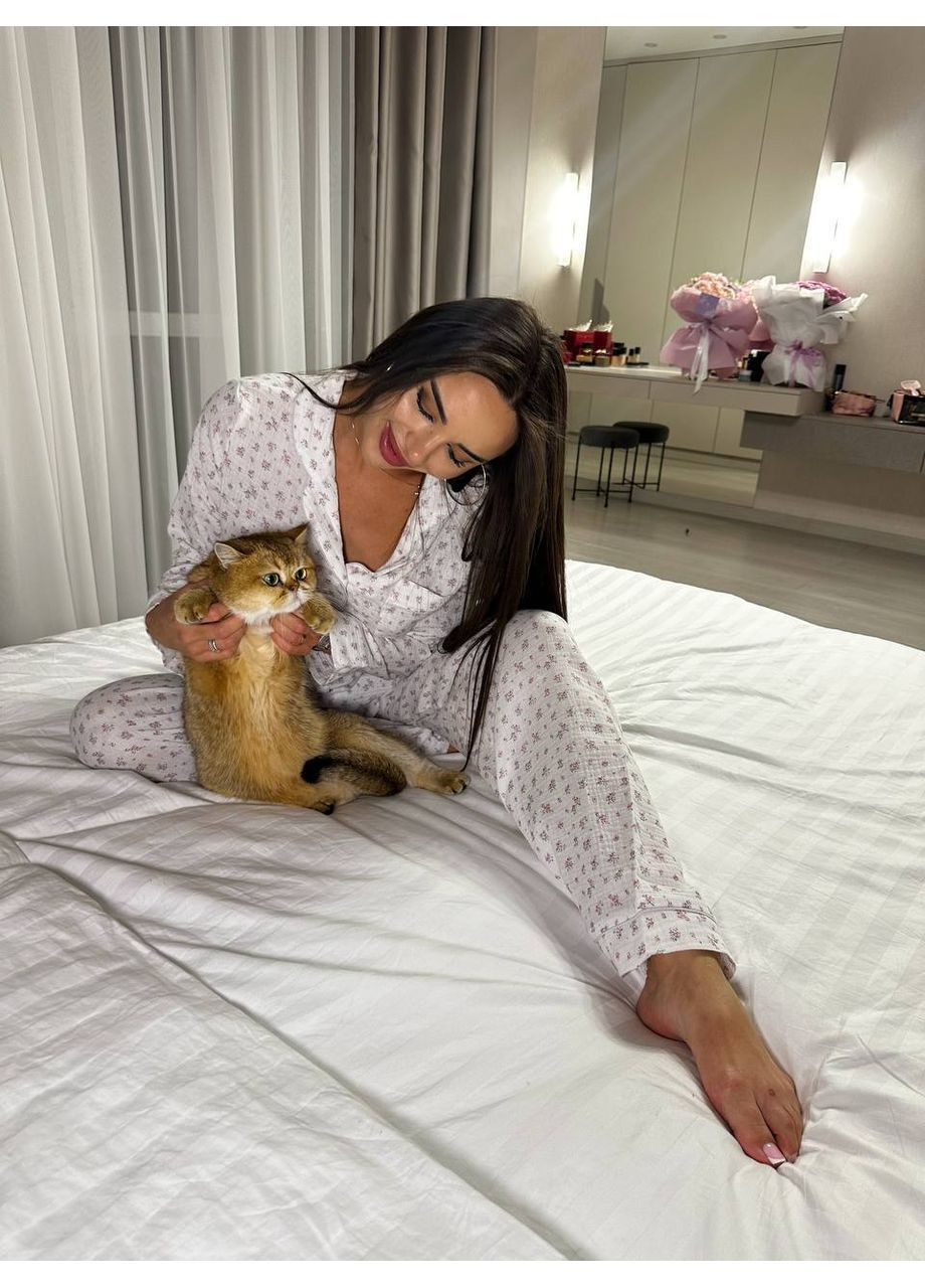 Біла всесезон піжама жіноча муслінова сорочка + брюки Style Point