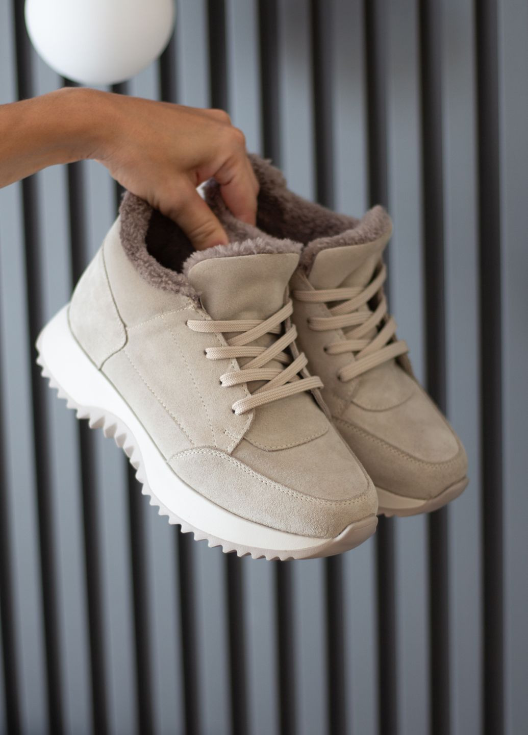 Кросівки жіночі зимові з натуральної замші та хутром в середині No Brand 3808 бежеві зими (364688568)