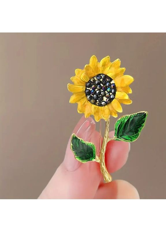 Золотистая брошь в винтажном стиле в виде подсолнуха с черными стразами 5х3.2 см AurumLux308 Fashion Jewelry (365777339)