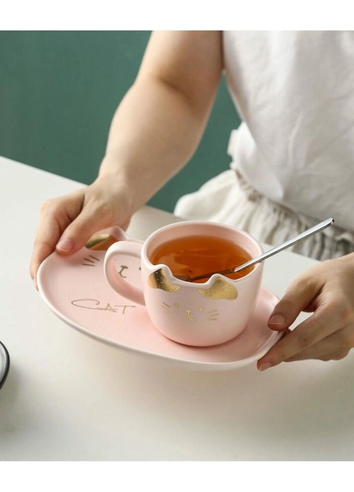 Чашка з блюдцем та ложкою Cute kitty 14850 200 мл рожева No Brand (336148271)