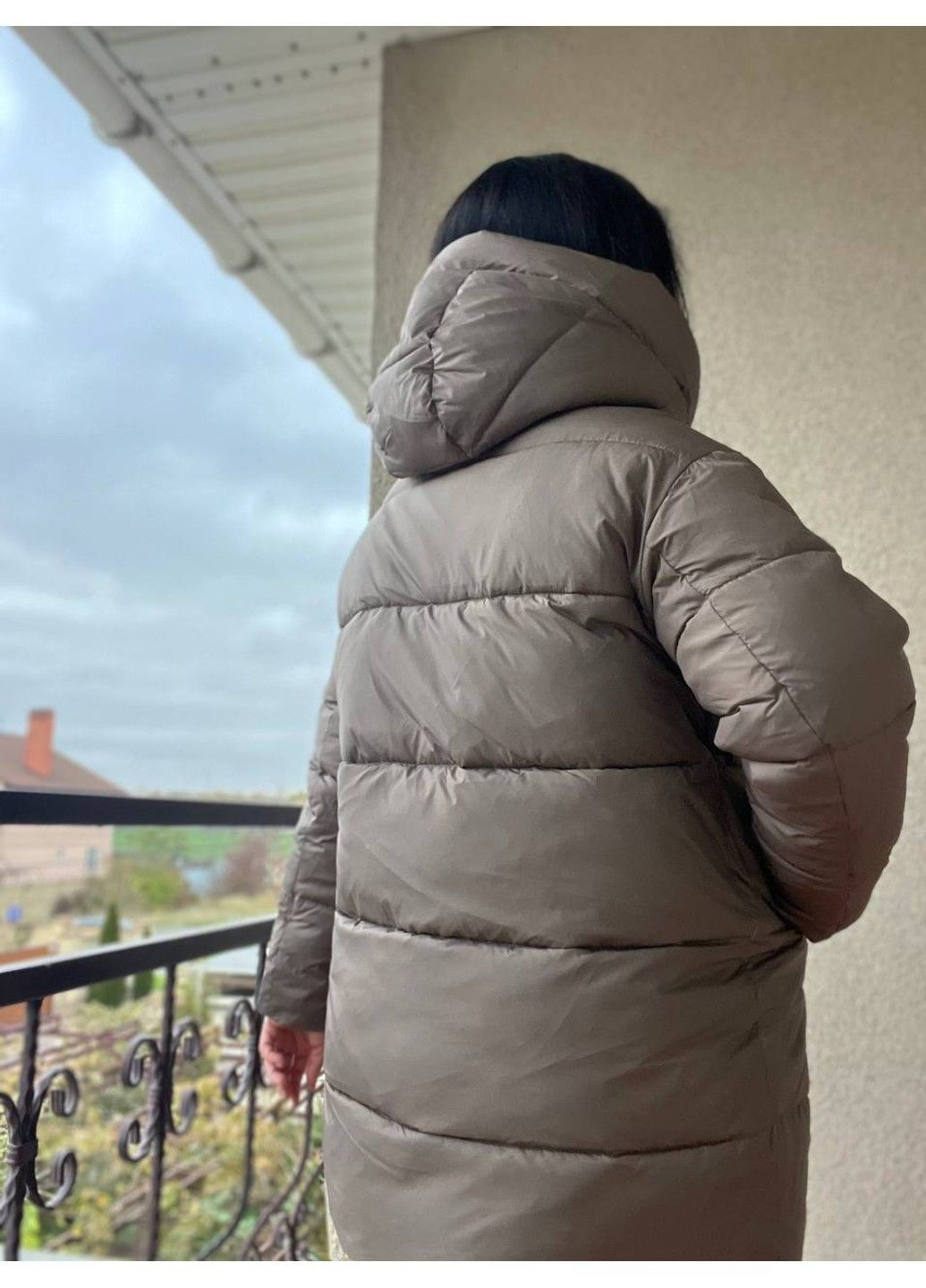 Коричнева демісезонна куртка жіноча 9045 довга стегана з капюшоном пальто коричнева Lady yep