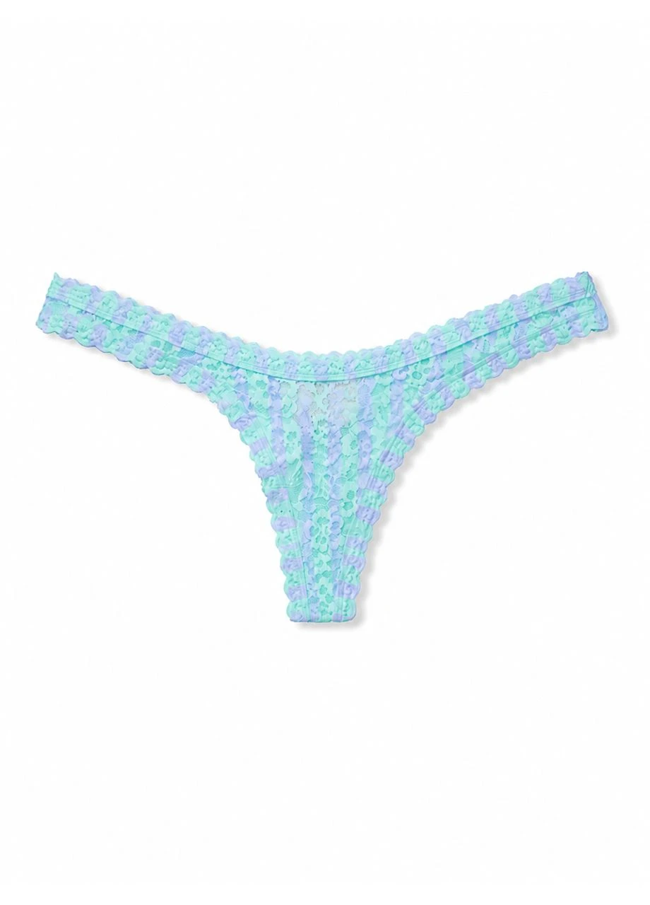Трусики-стрінги жіночі мереживні Lace Ultra-Mini Scoop Thong Panty блакитні Victoria's Secret (401236594)