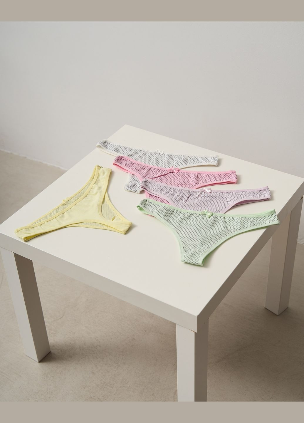 Женские цветные стринги 5 шт. Nicoletta (322126780)