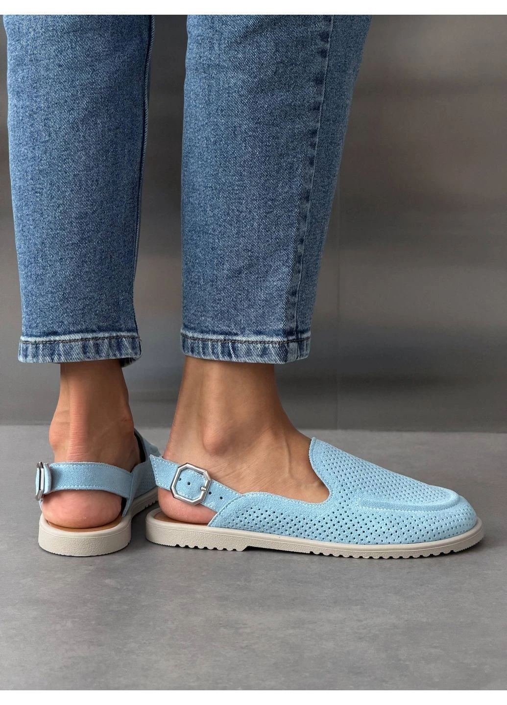 Голубые анатомические мюли No Brand