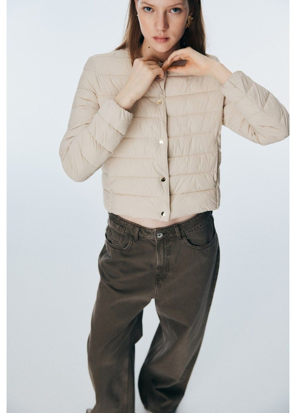 Светло-бежевая демисезонная женская стеганная куртка без воротника н&м (58522) м светло-бежевая H&M