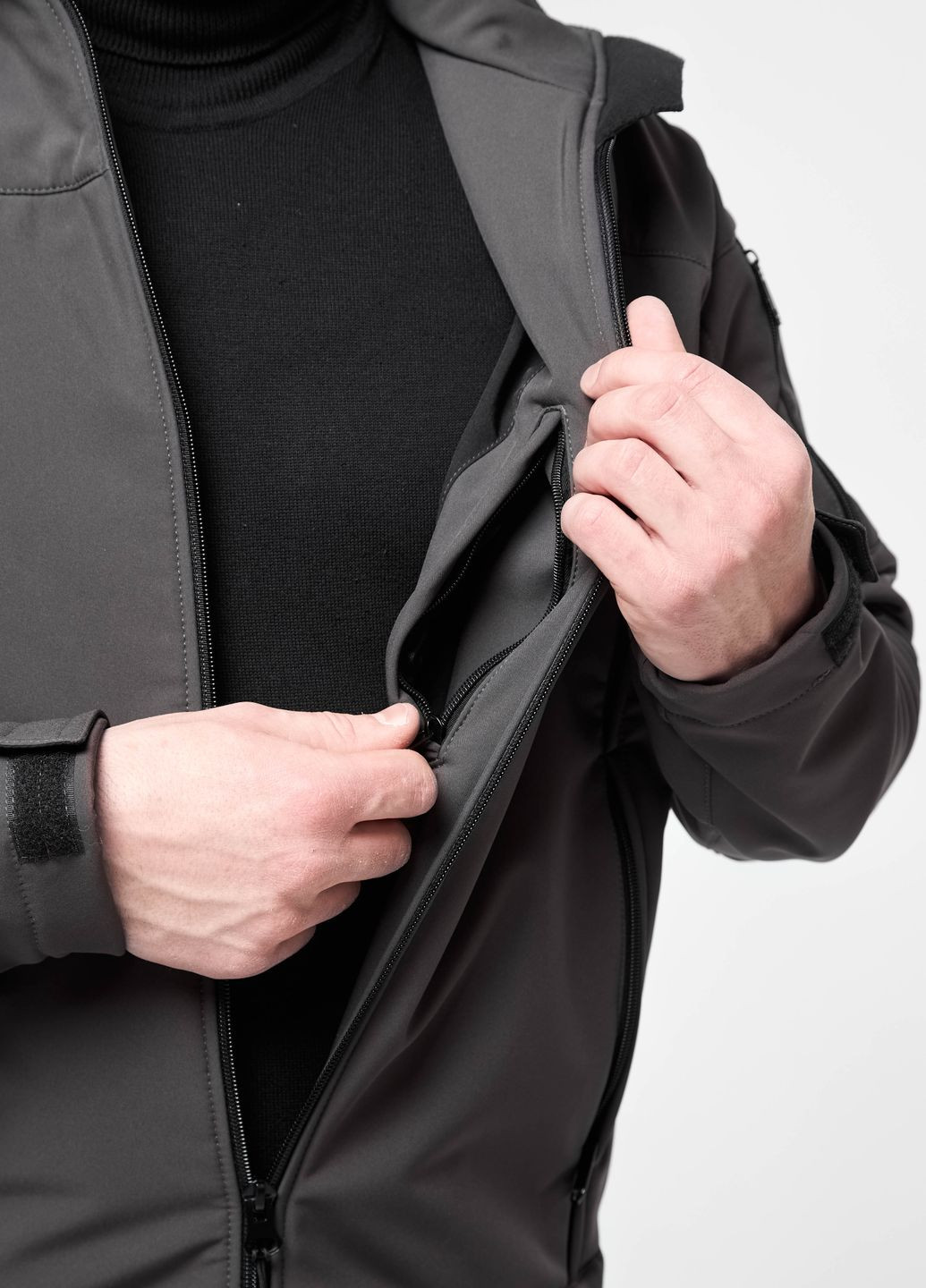 Темно-серая демисезонная куртка мужская демисезонная темно-серый UKM Softstorm