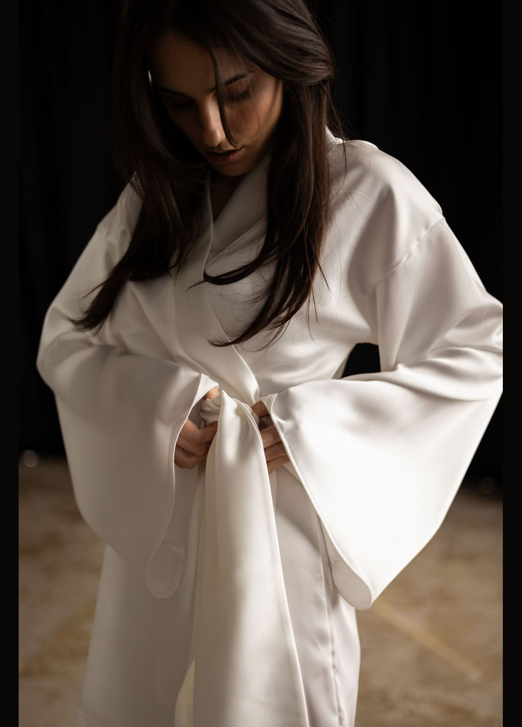 Молочное платье kimono VESTGEN