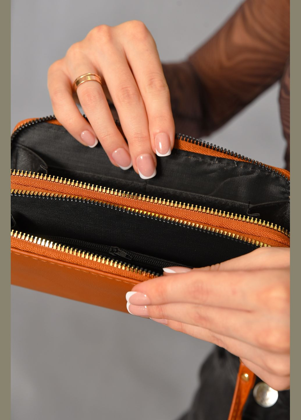 Кошелек женский из экокожи коричневого цвета Let's Shop (312374729)