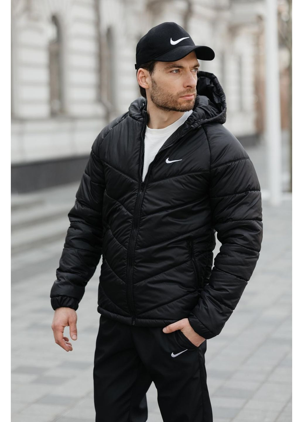 Чорна куртка міцна, водонепроникна тканина повномірні розміри No Brand