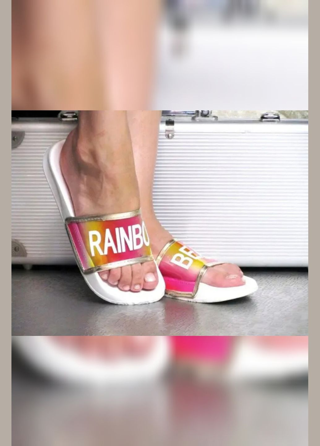 Белые шлепанцы белые резиновые летние женские с голограммой Viki