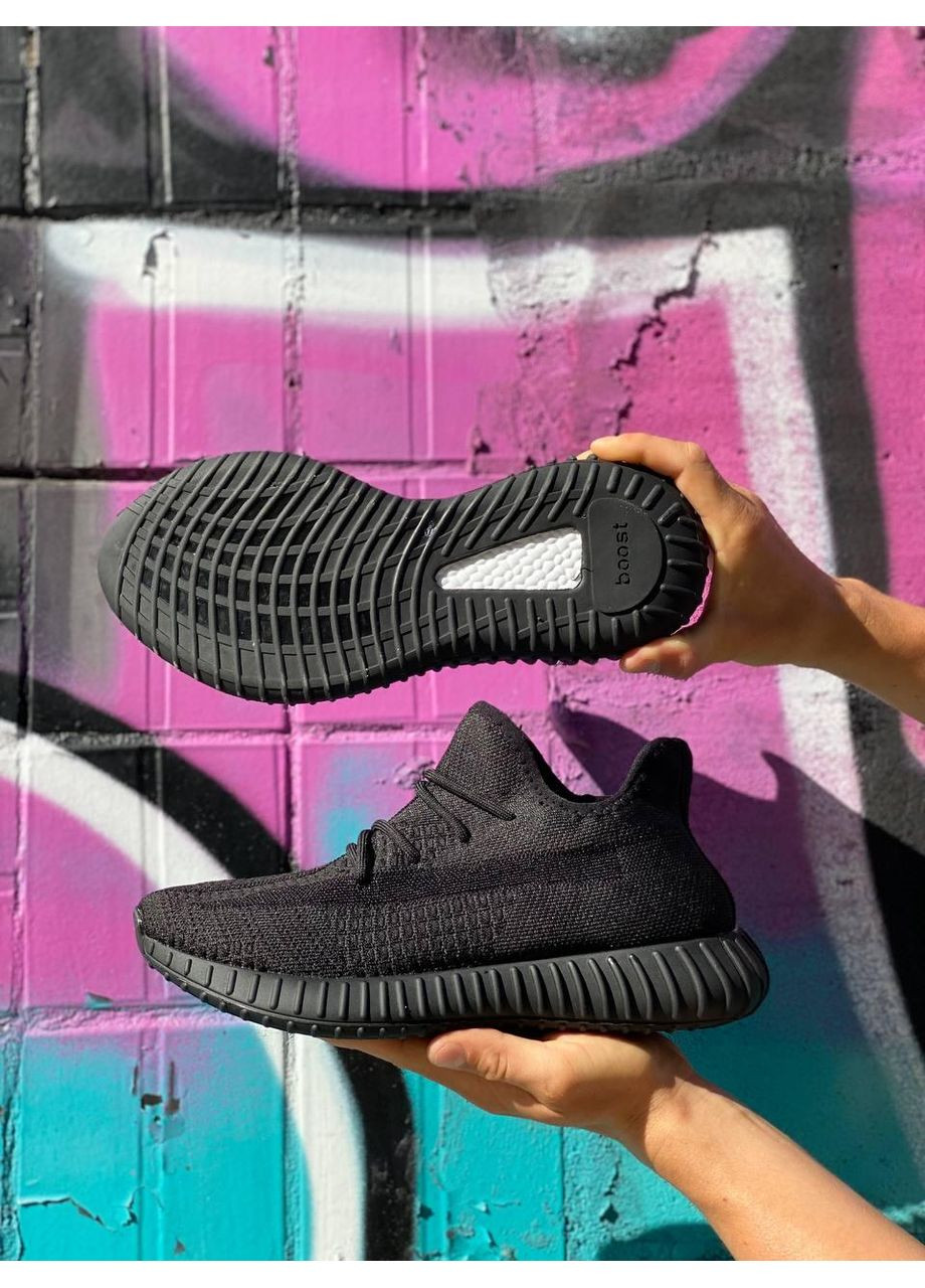 Черные демисезонные кроссовки мужские adidas yeezy boost 350 v2 black адидас изи буст No Brand