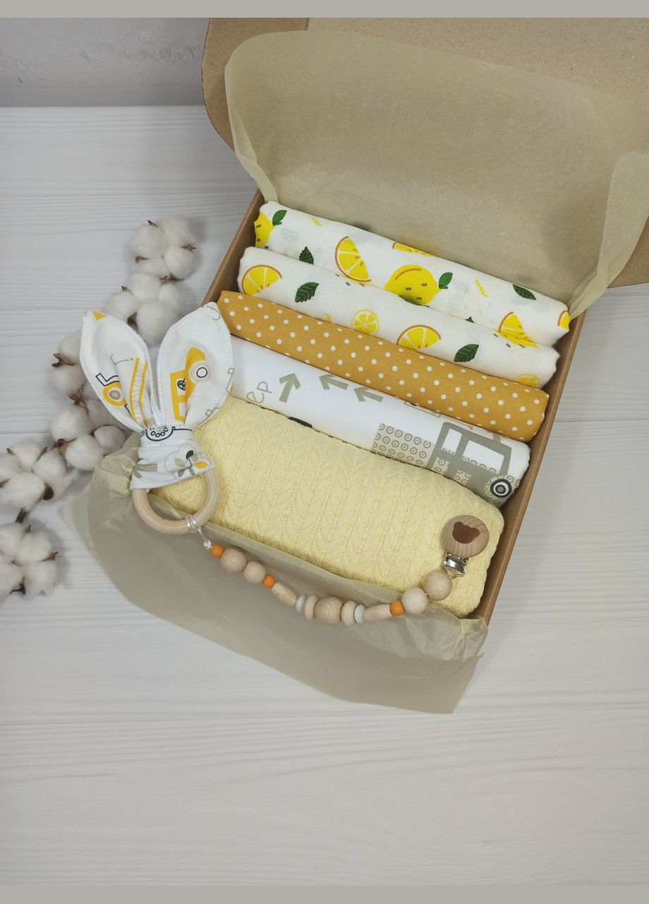 Подарунковий комплект для малюка: плед, пелюшки та гризунець a.l.babybox Машини в місті Жовті No Brand (308389178)