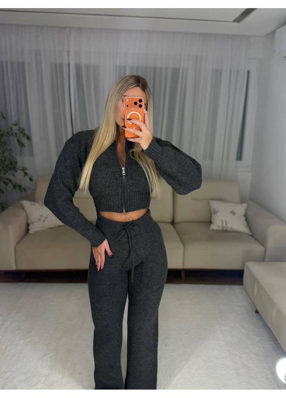 Жіночий в’язаний костюм із укороченим топом та брюками No Brand (370079725)