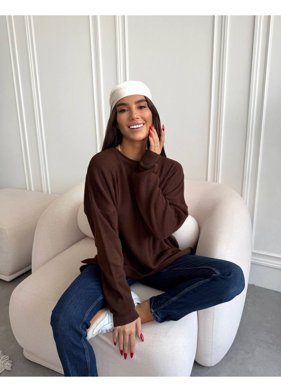 Коричневий демісезонний жіночий светр оверсайз з подовженою спинкою MonCher