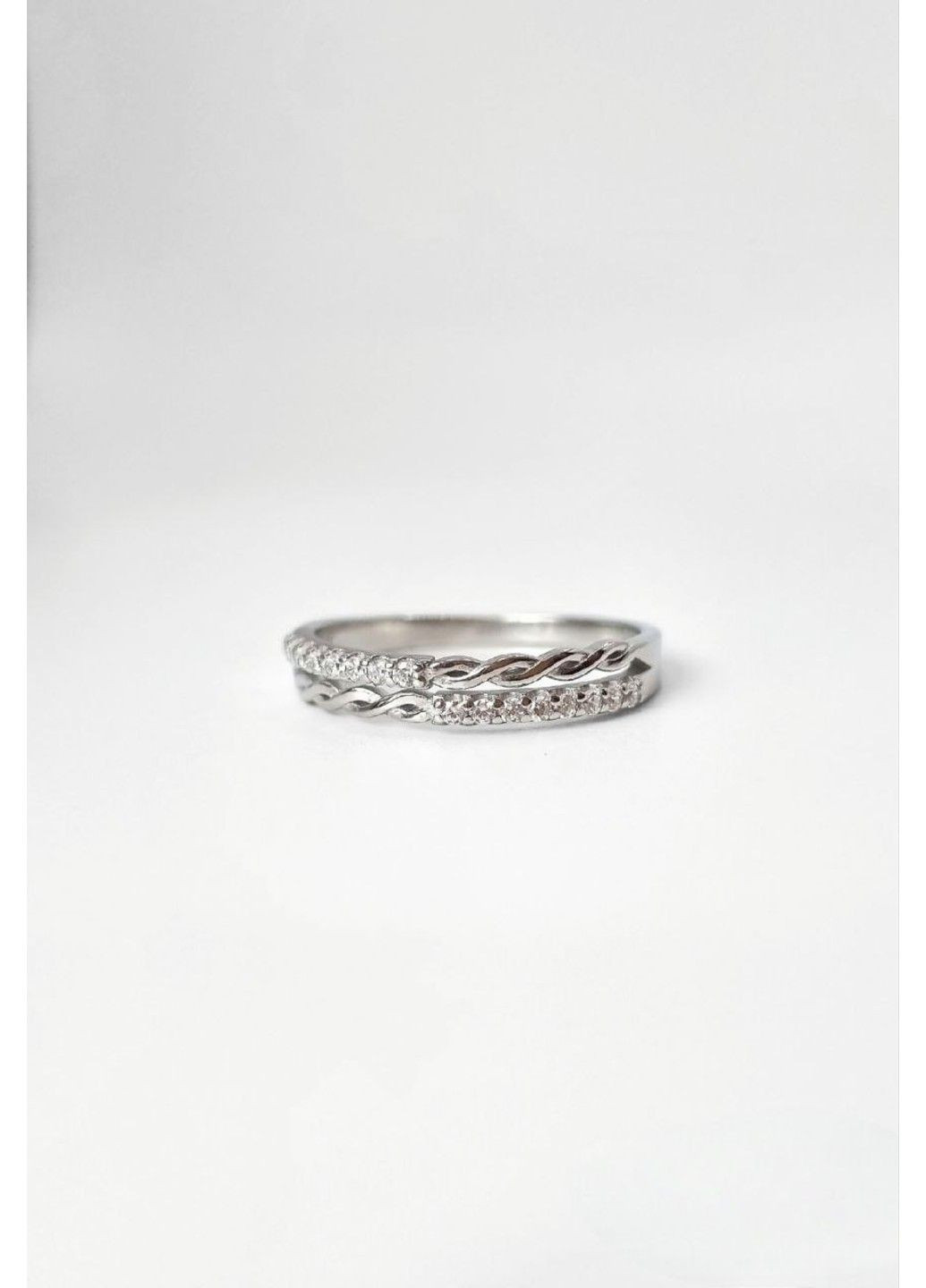 Серебряное кольцо с камнями 18,5р UMAX (291883781)