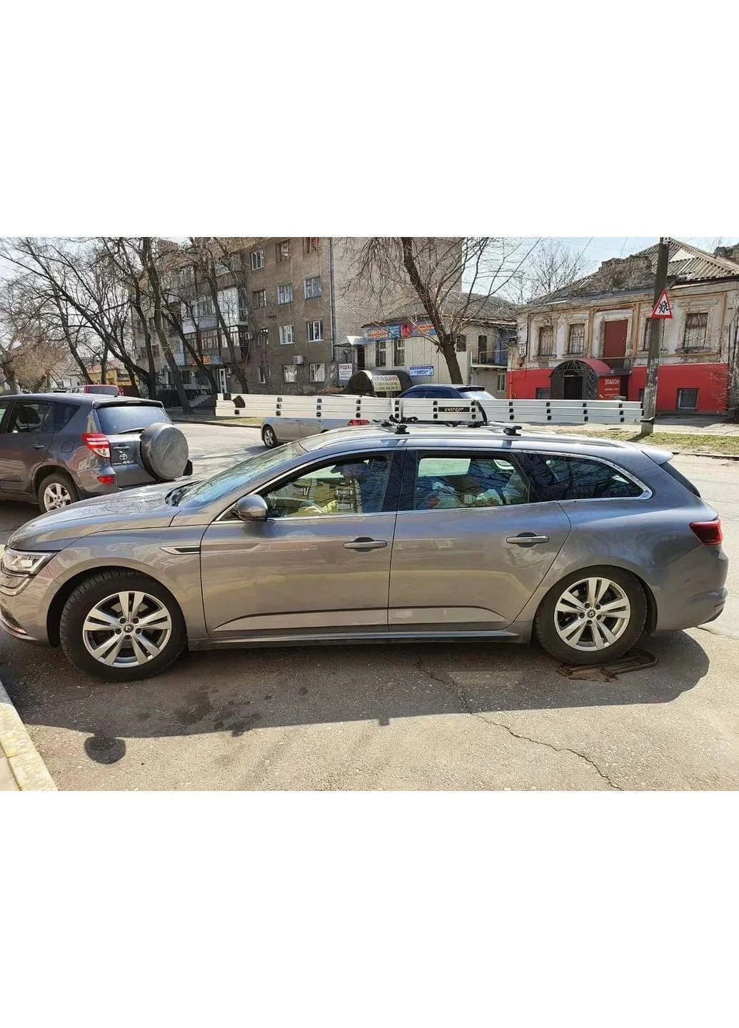 Багажник на дах на інтегровані рейлінги аеродинамічний Renault Kenguru TALISMAN (369157174)