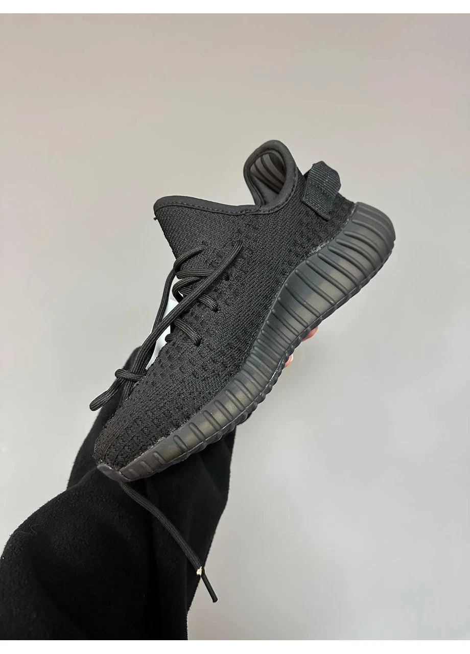 Черные летние кроссовки adidas yeezy boost 350 black v2 адидас изи буст No Brand