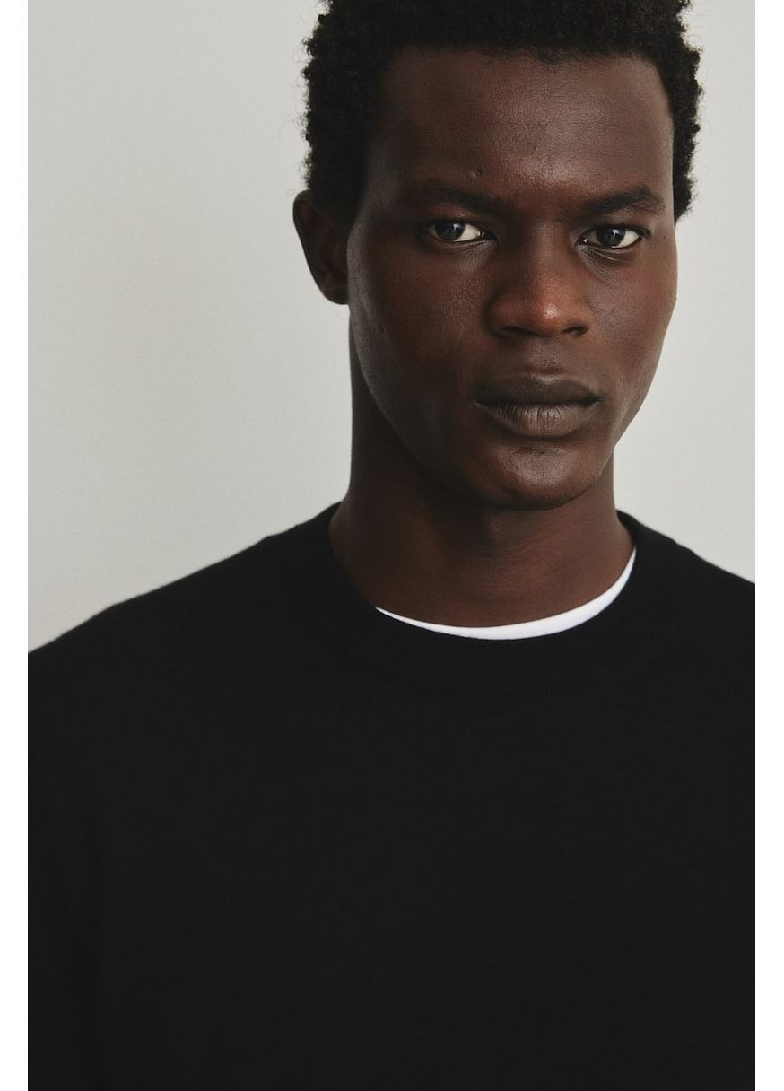 Черный зимний свитер шерсть бленд H&M