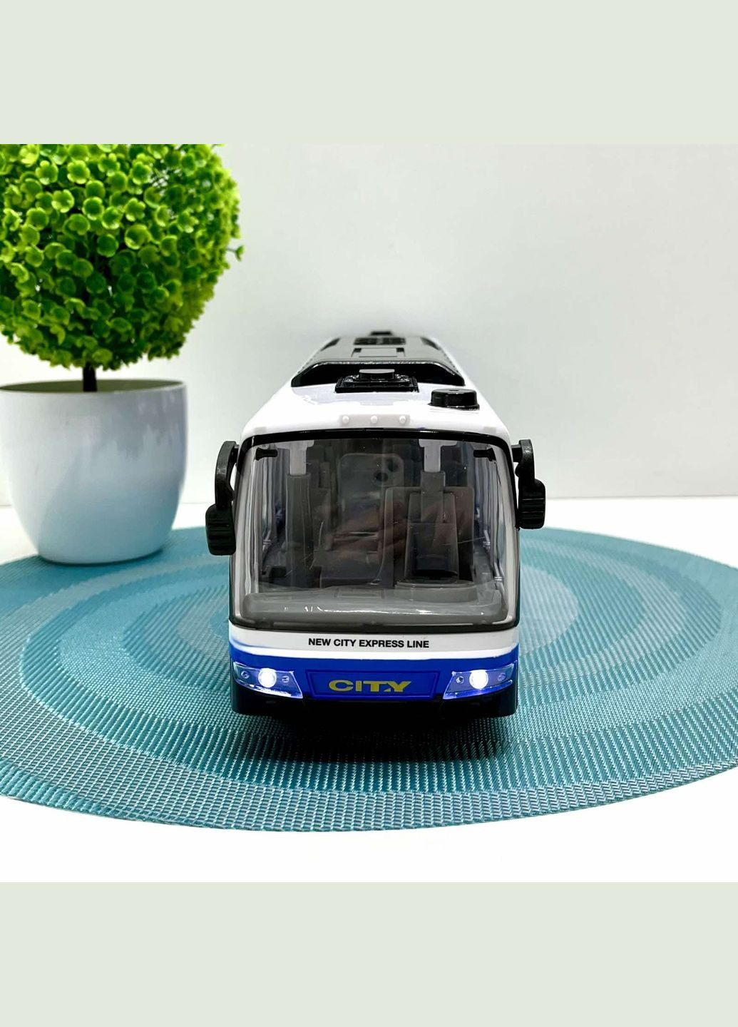 Автобус міський на радіокеруванні акумулятор 3.7V керування 2.4GHz підсвічування фар 38см Синій (666-695 NA) No Brand (304421612)