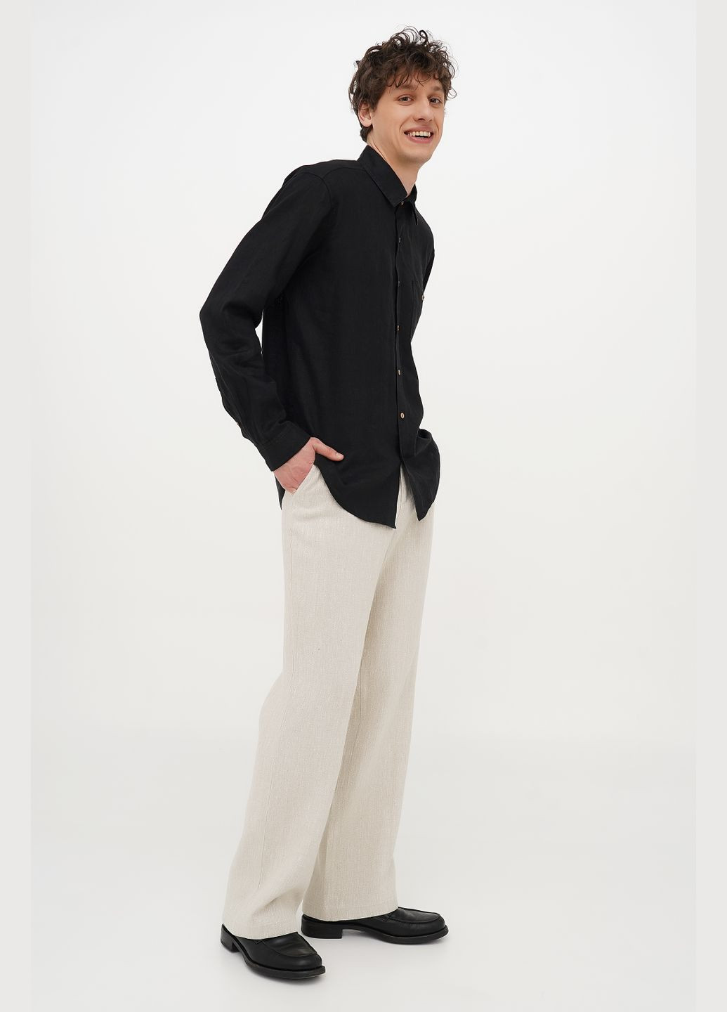 Прямые свободные мужские брюки из льна на резинке под ремень с карманами Диас. Бежевый, р.56, код 8349/56/330 ГАЛЕРЕЯ ЛЬОНУ (333164627)