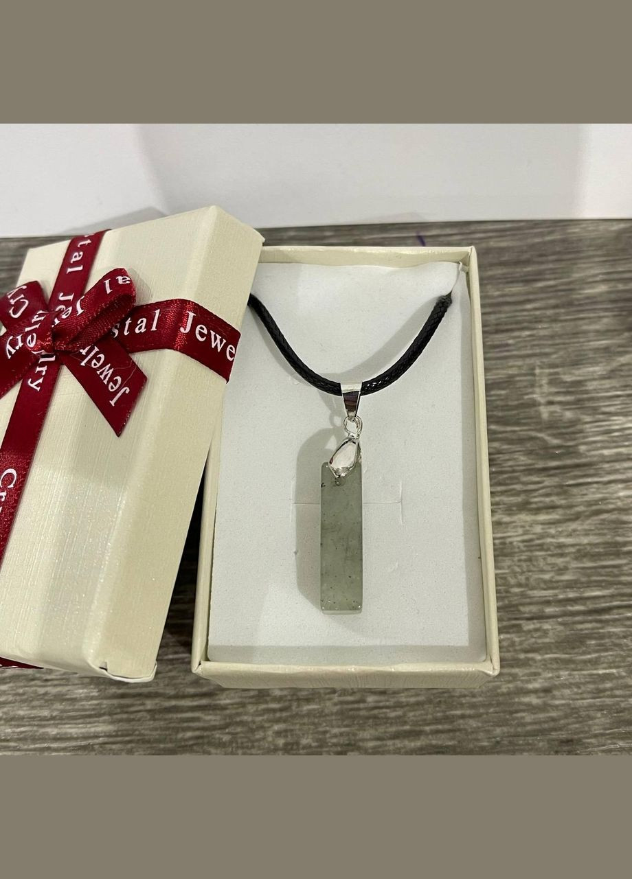 Кулон-талісман з натуральним каменем Лабрадорит прямокутної форми на шнурку в подарунковій коробочці АТМ (331291859)
