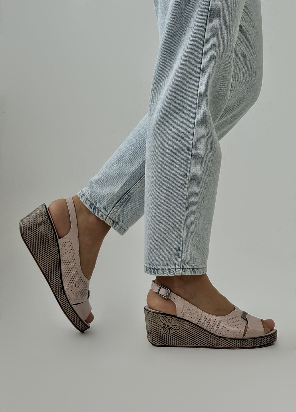 Босоніжки жіночі шкіряні на платформі Sherlock Soon (350935925)