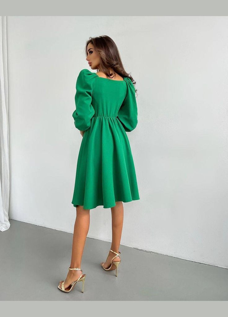 Зеленое вечернее мини платье с пышной юбкой и фонариками. с пышной юбкой Adelante однотонное