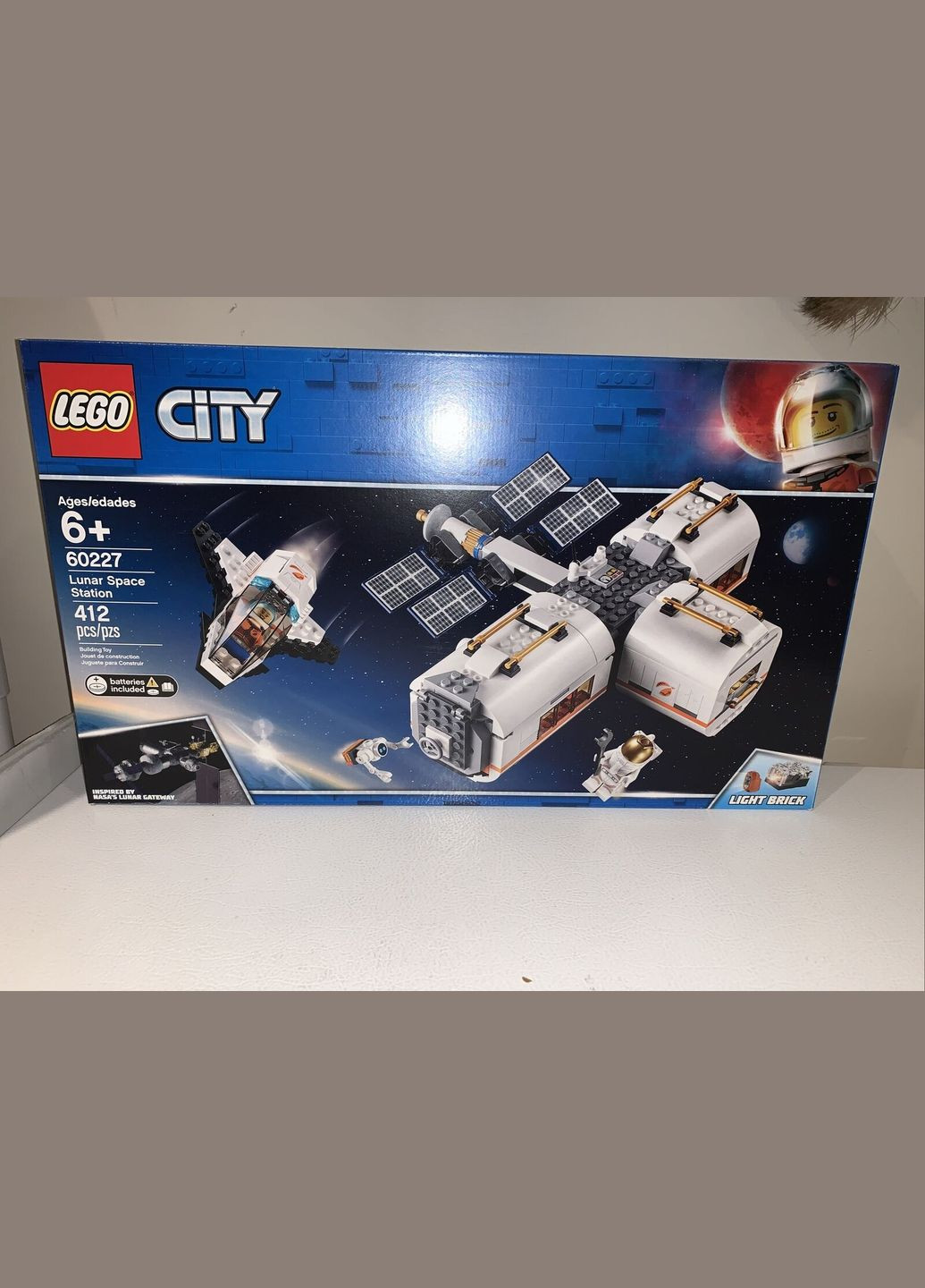 Конструктор City: Місячна космічна станція 412 деталей (60227) Lego (292132573)
