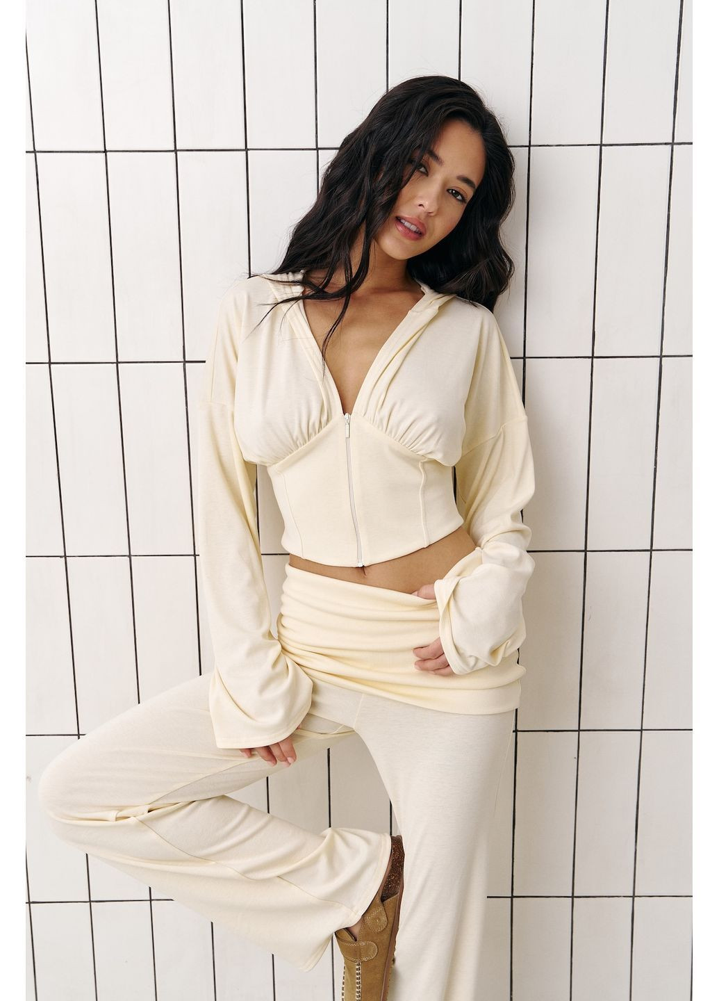 с желтым капюшоном. Queenfluence (365434967)