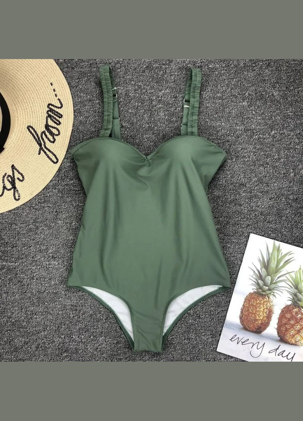 Зелений літній стильний і модний суцільний купальник з регулюючими шлейками і твердим пушап з кісточками. China