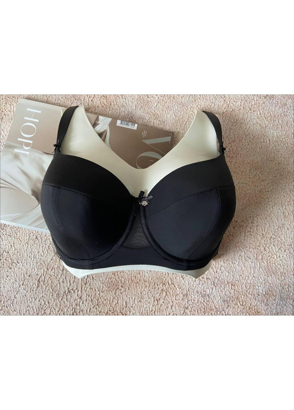 Чорний чорний бюстгальтер з формованою чашкою Lanny Mode