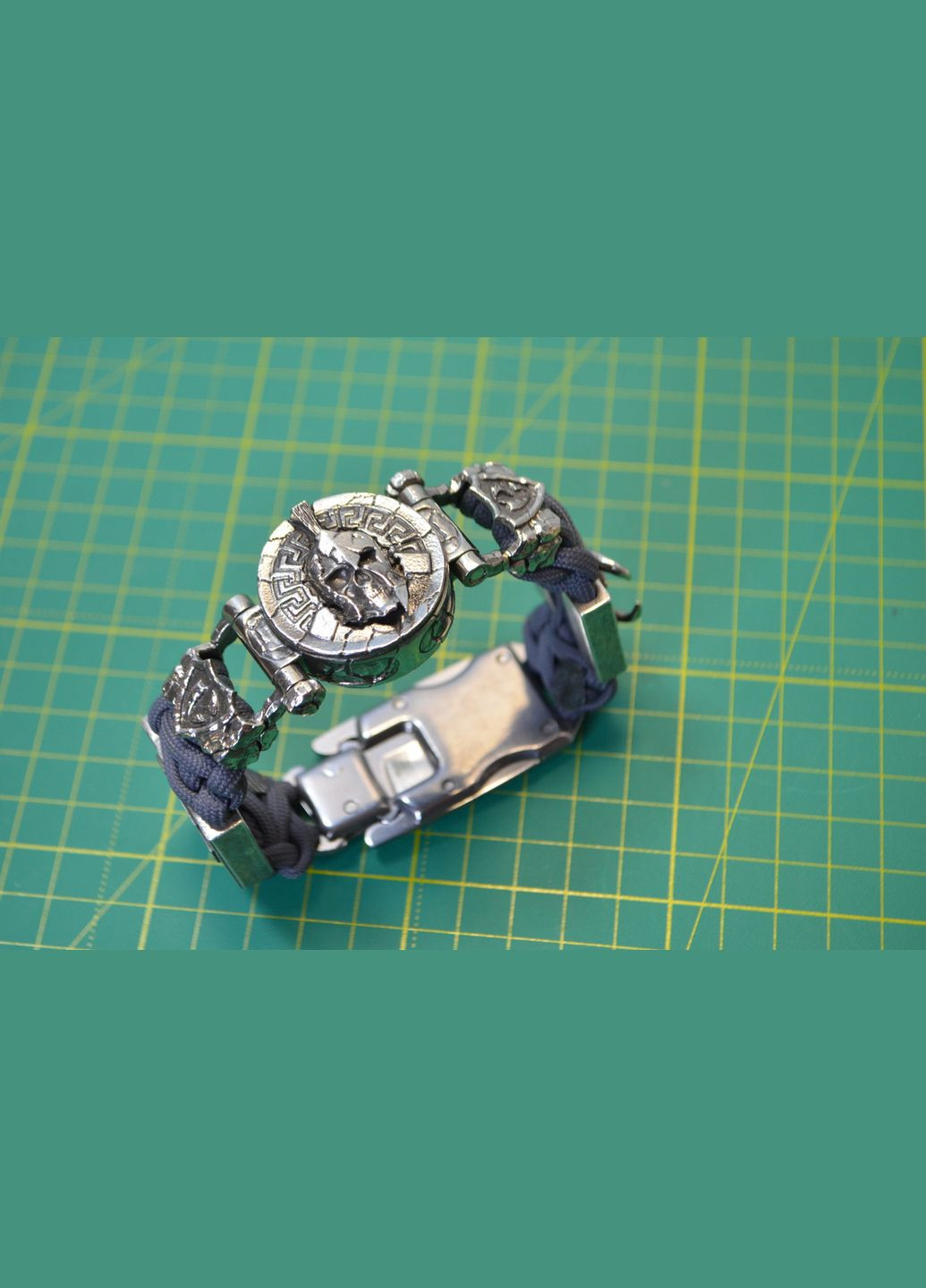 Браслет з ножем, спартанцем, бойовим медиком та міфозавром з мельхіору ручного лиття + брелок у подарунок No Brand (341738749)