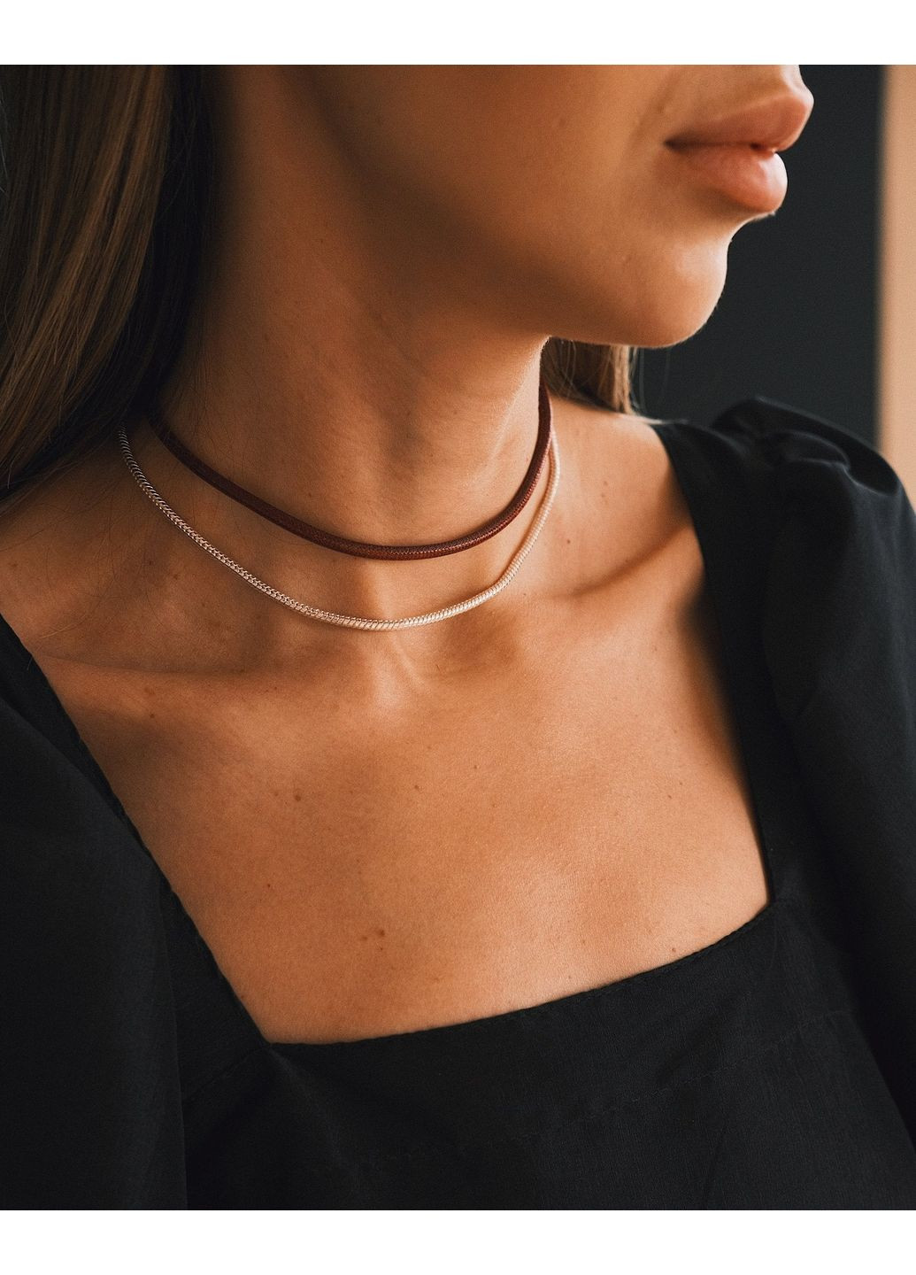 Стильний подвійний чокер із бордової стрічки та сріблястого ланцюжка No Brand (363052477)