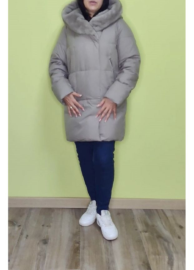 Чорна демісезонна куртка жіноча з хутром 99903 Olanmear