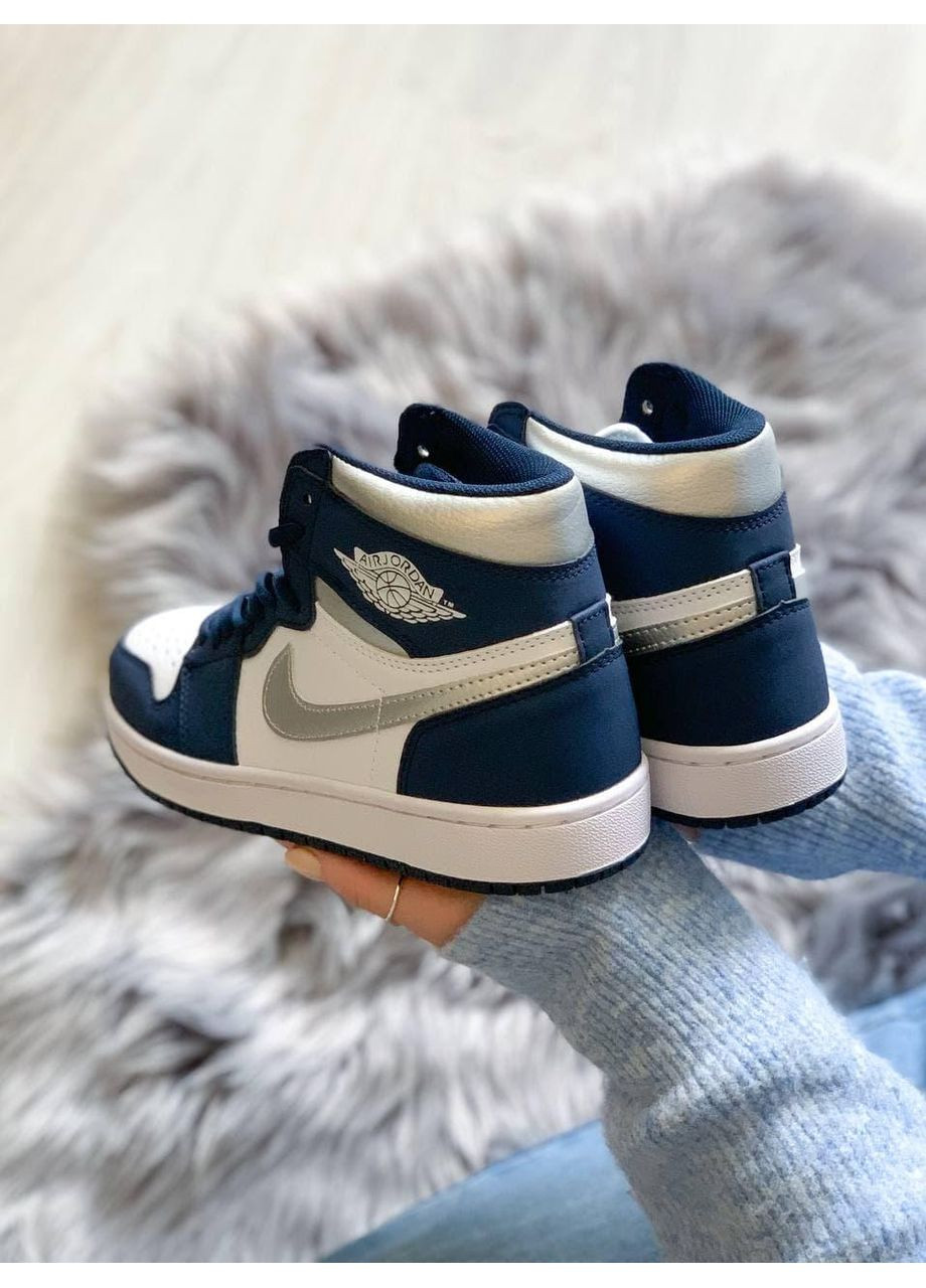Бежевые демисезонные кроссовки мужские nike air jordan 1 retro mid navy blue white найк аир джордан No Brand