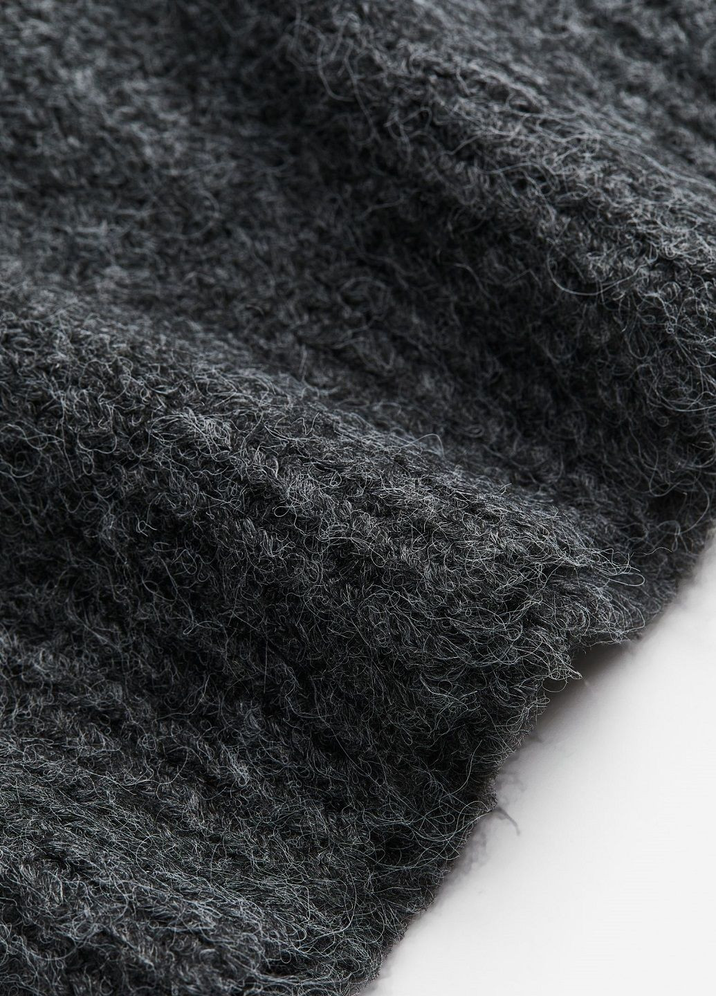 Темно-сірий демісезонний светр H&M