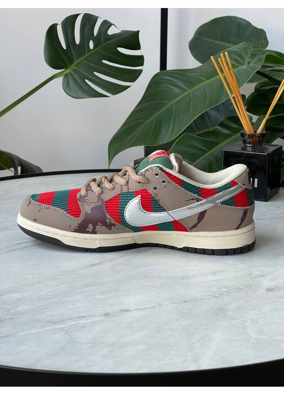 Коричневі Осінні кросівки чоловічі nike sb dunk low freddy krueger brown red green | найк сб данк низькі коричневі червоні зелені No Brand