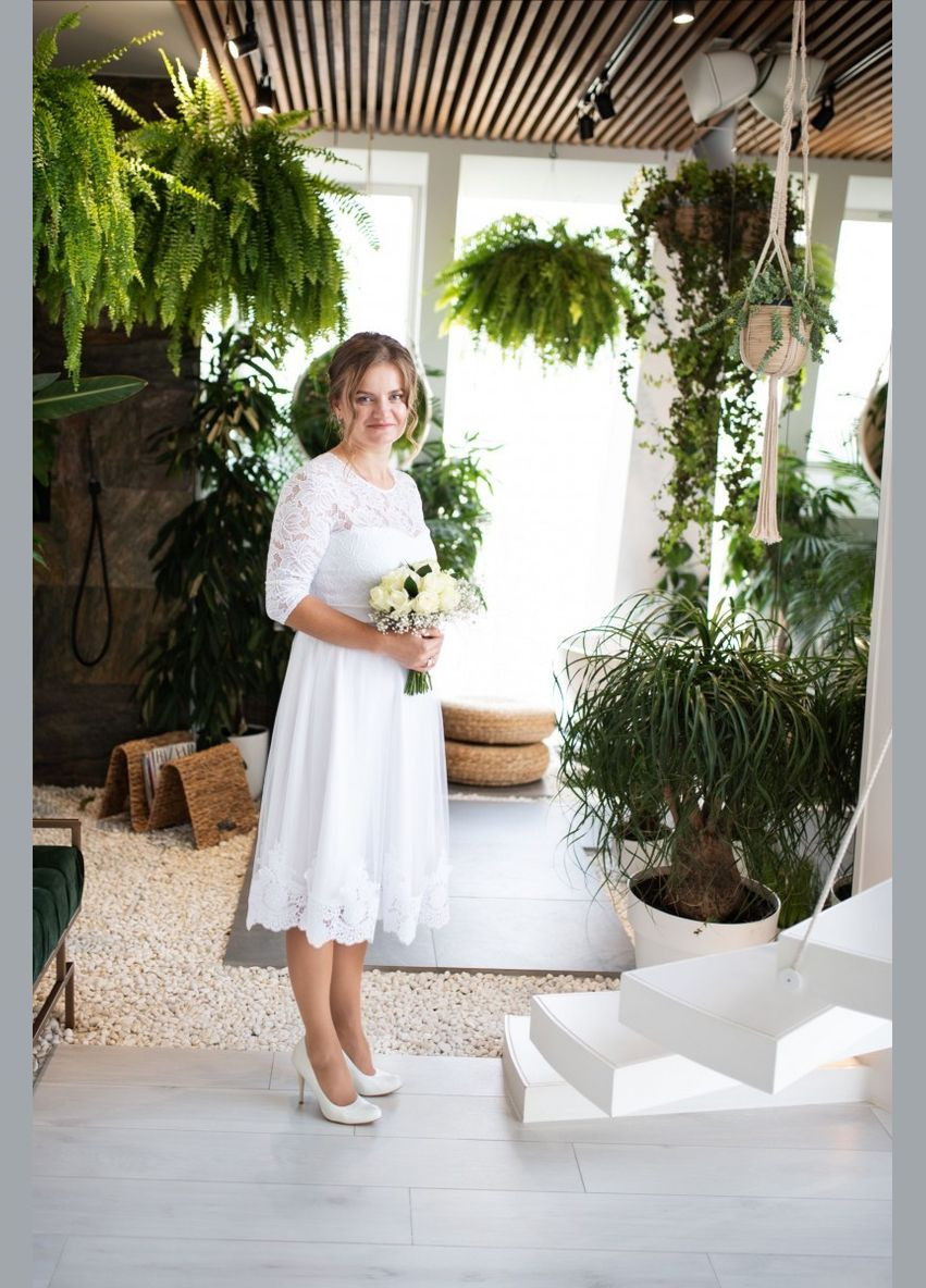 Белое вечернее платье с юбкой-солнце, а-силуэт First Woman однотонное