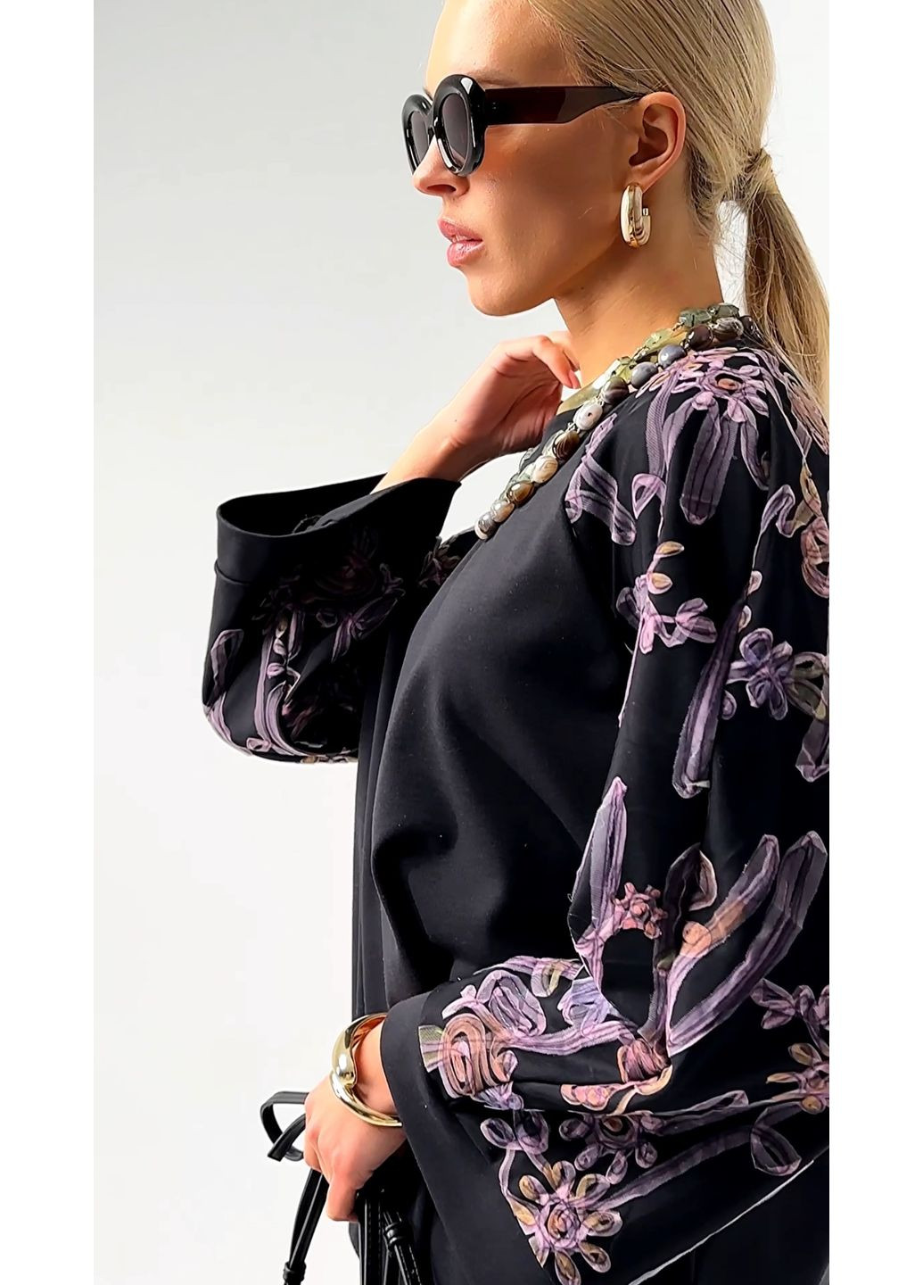 Комбінована чорна трикотажна кофта з вишуканим рукавом - ua54 / eu48 Iren Klairie